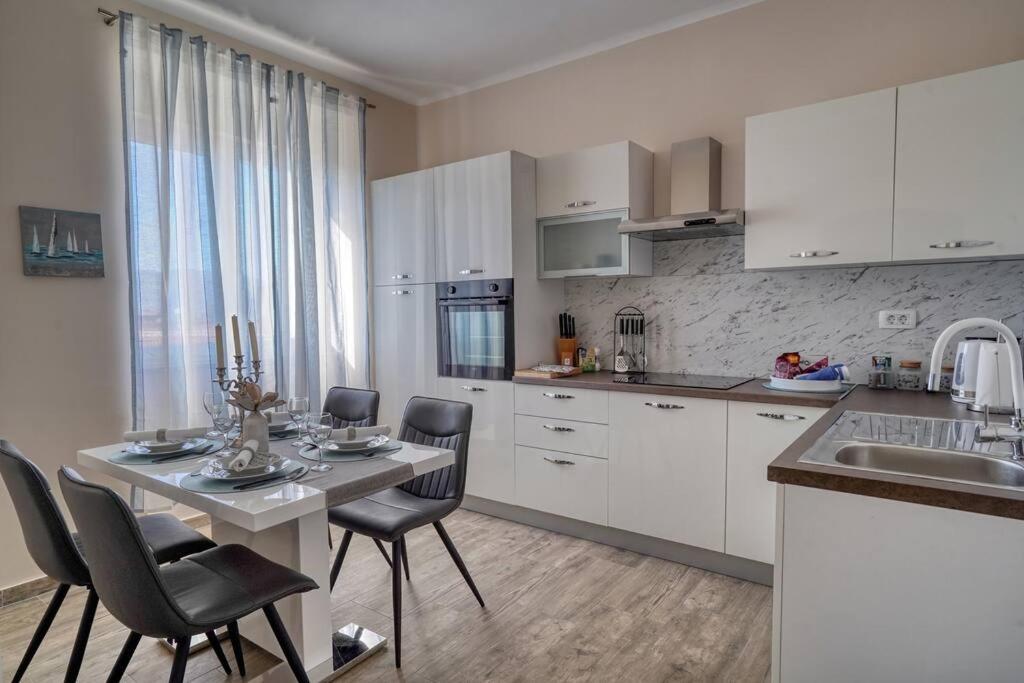 Cozy Modern Apartment Rijeka Exterior foto